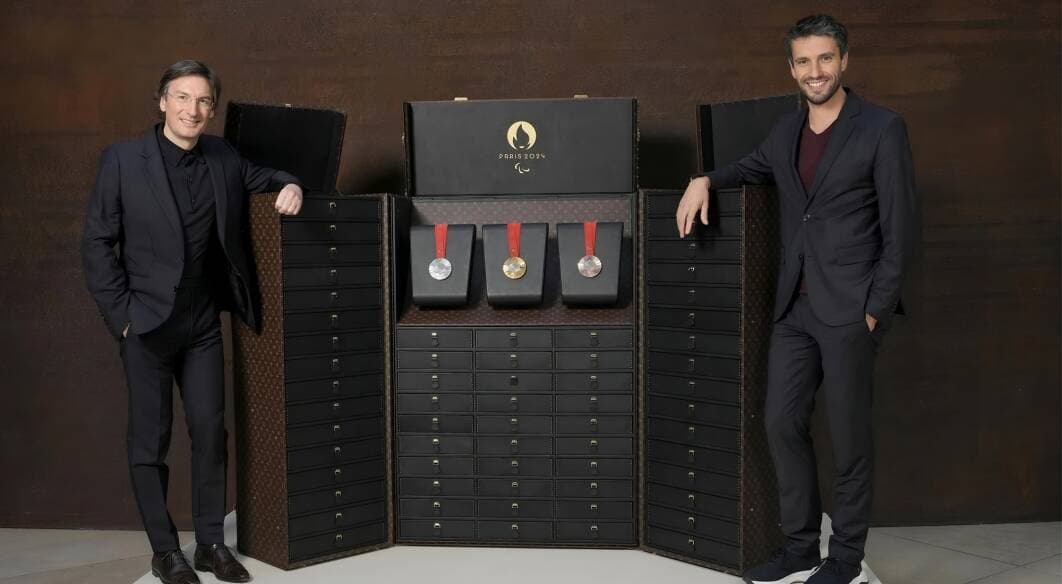 شعلتا أولمبياد باريس والبارالمبية ستنقلان في صندوقين من تصميم دار لوي فيتون