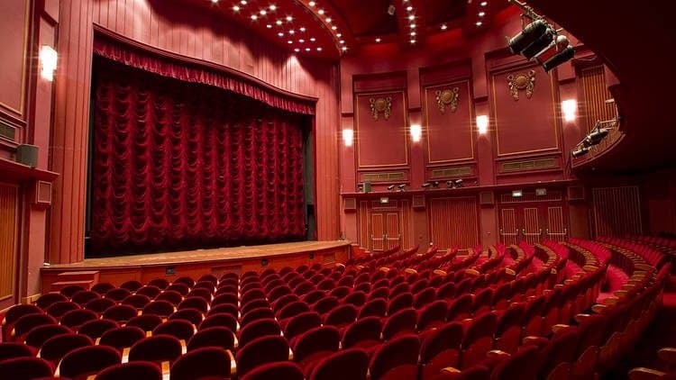 المدينة الحمراء تستعد للإحتفال باليوم العالمي للمسرح