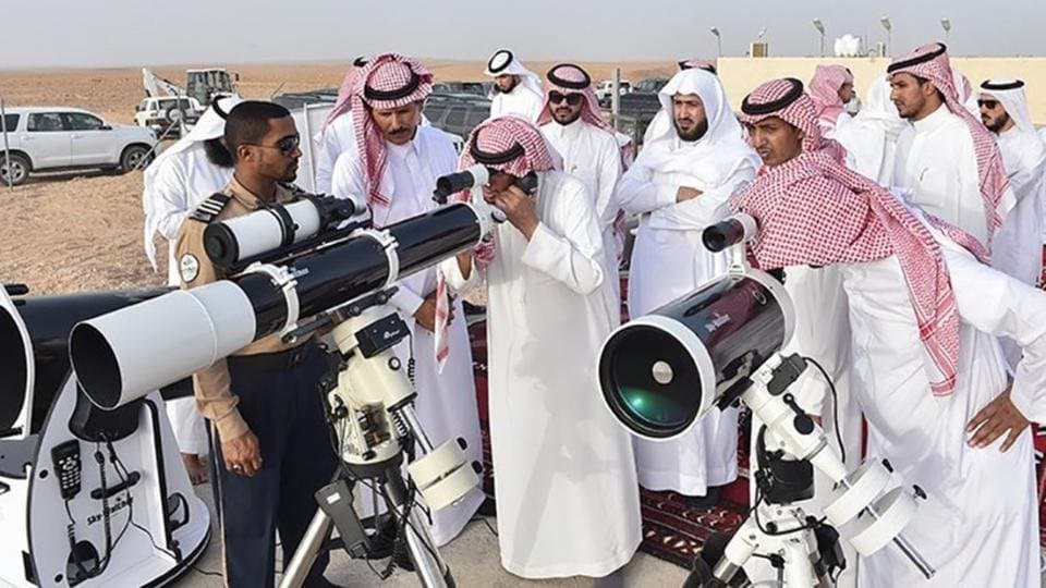 يوم الأربعاء هو أول أيام عيد الفطر في السعودية