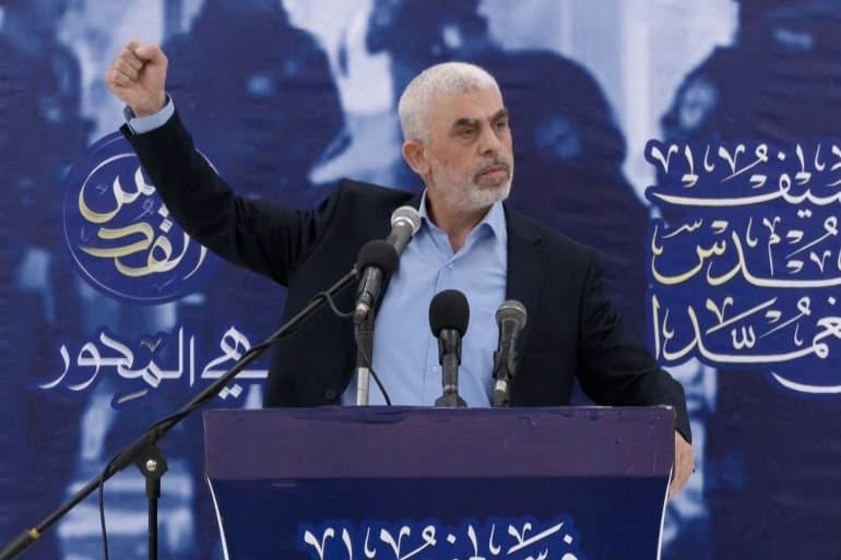 كاتب إسرائيلي: السنوار حقق أهدافه ويلعب الشطرنج بنجاح ضدنا