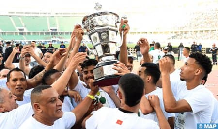 الرجاء البيضاوي يتوج بكأس العرش بعد فوزه على الجيش الملكي (2-1)
