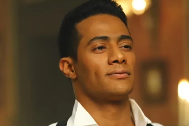 صفعات متبادلة بين محمد رمضان وأحد المعجبين