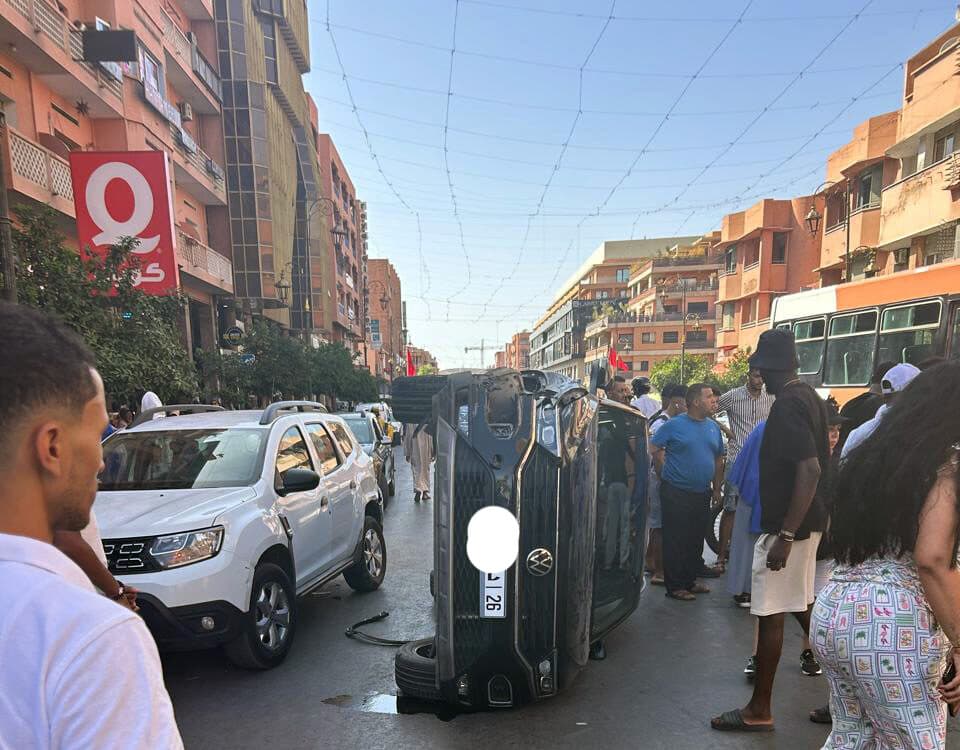 فيديو.. انقلاب سيارة رباعية الدفع بأهم شوارع مراكش