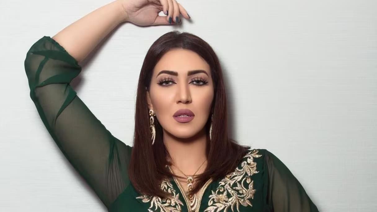 أسماء لمنور تُبدع في أغنية « على ما أظن » باللهجة الخليجية