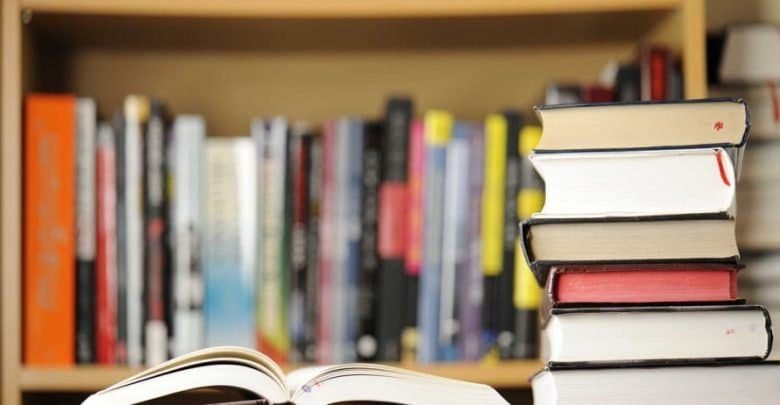 المغاربة يغيبون عن « جائزة بوكر العربية »