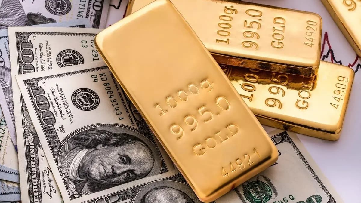تراجع أسعار الذهب تحت ضغط قوة الدولار