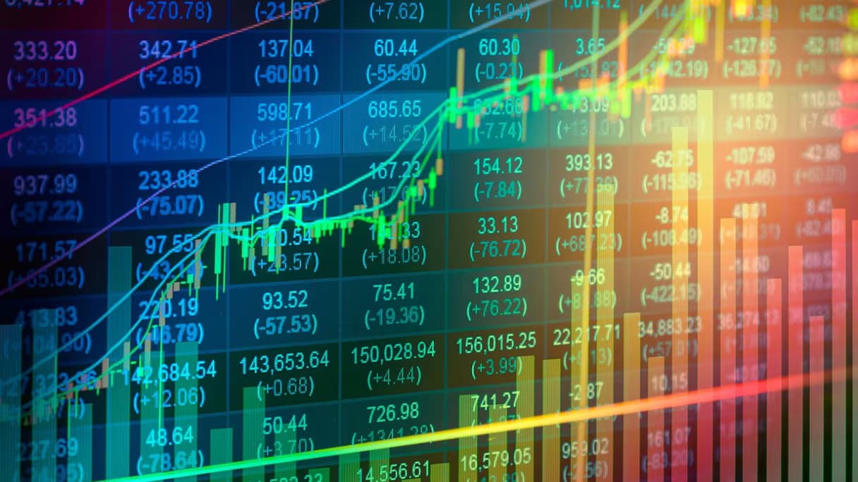 بورصة الدار البيضاء تنتعش بدعم البنوك والشركات الكبرى