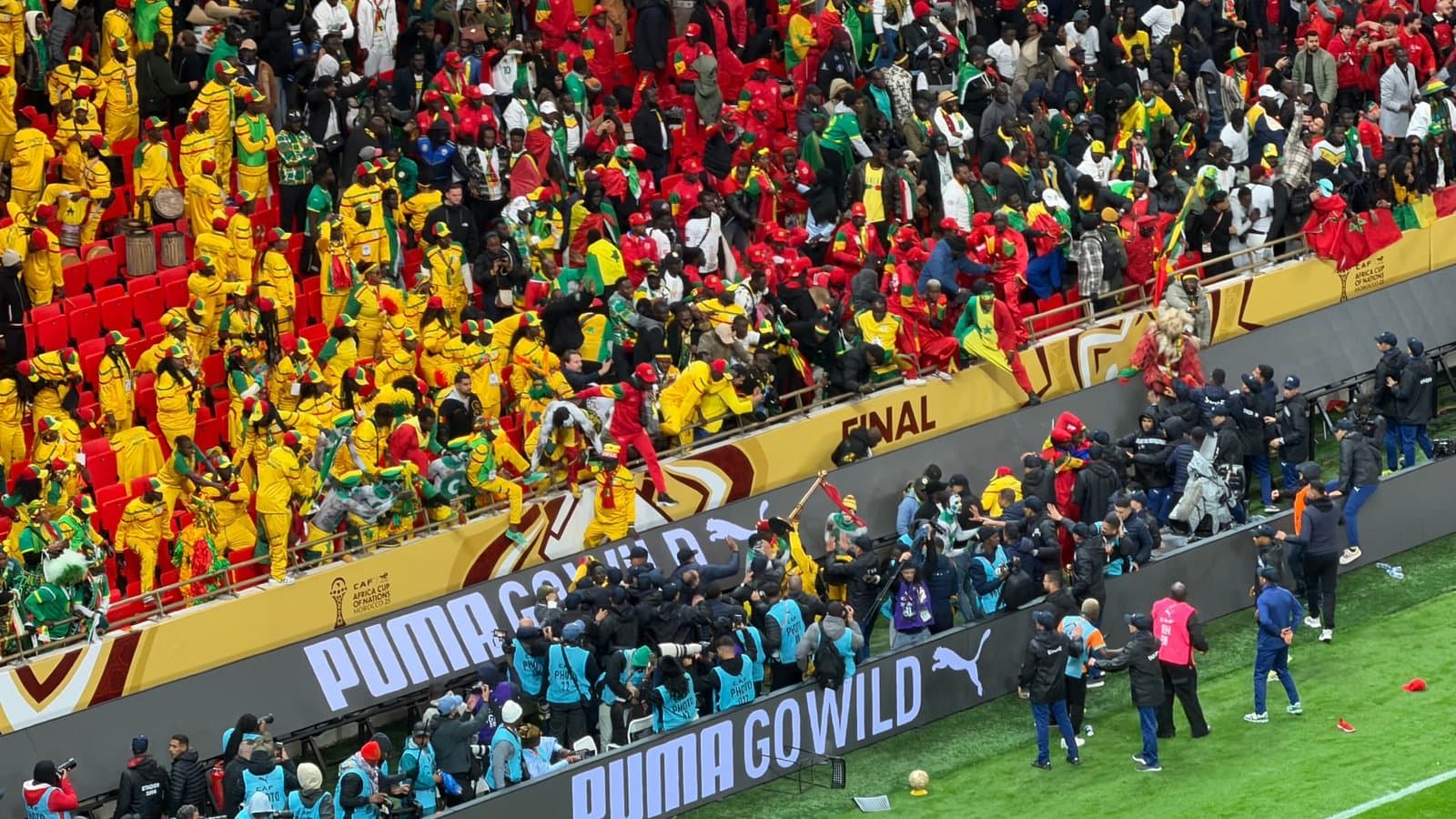 أحداث عنف تثير الجدل في نهائي كأس أمم إفريقيا 2025