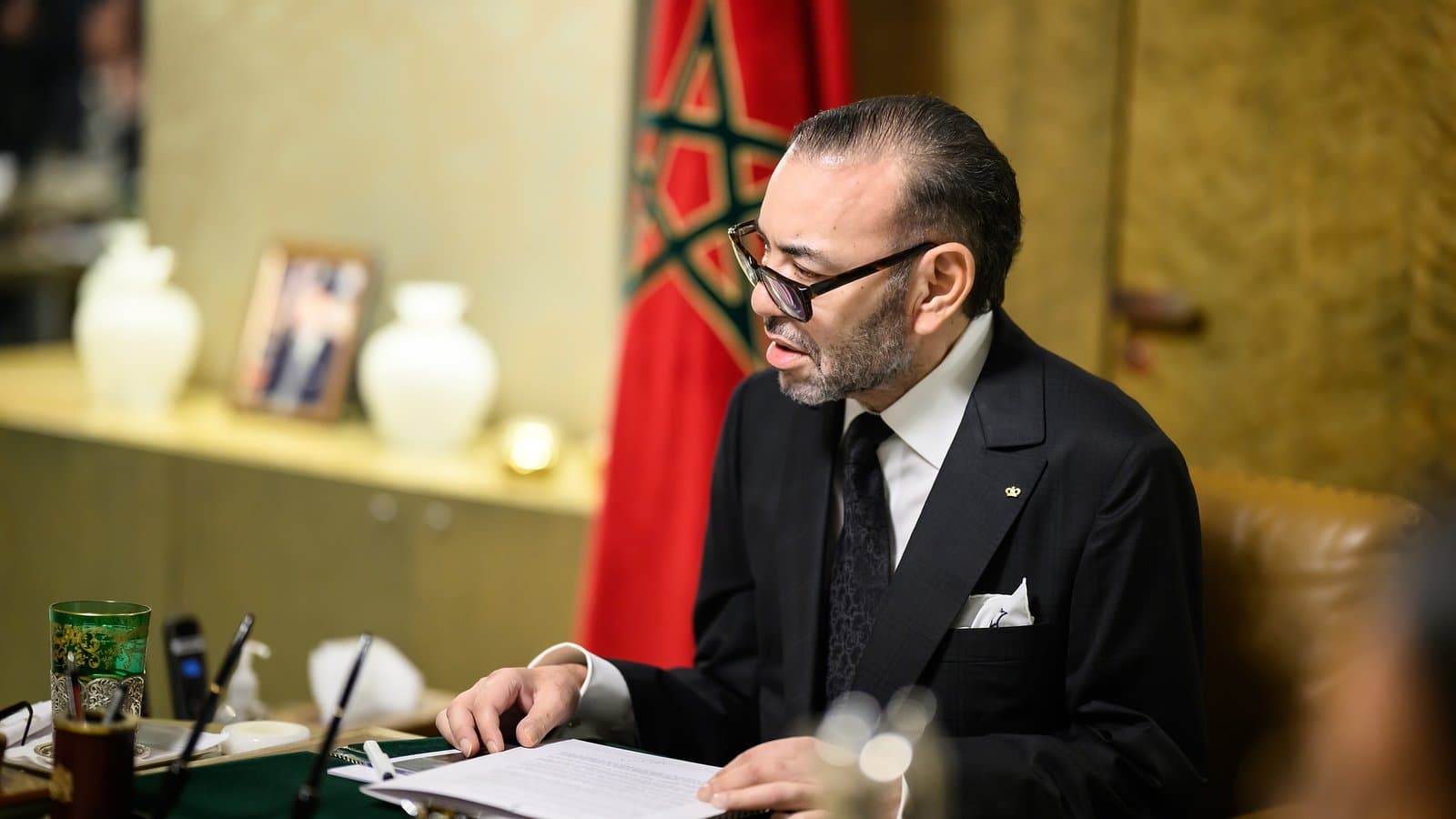 جلالة الملك يدعو إلى جيل جديد من الخدمات العمومية المحلية