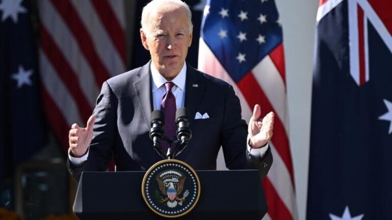 الرئيس الأميركي: نطالب بضرورة حماية المستشفيات في غزة.