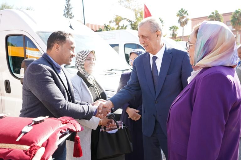 السيد الوالي يترأس اجتماع اللجنة ويعزز التعاون لتعزيز الفرص وتحسين الحياة المجتمعية.