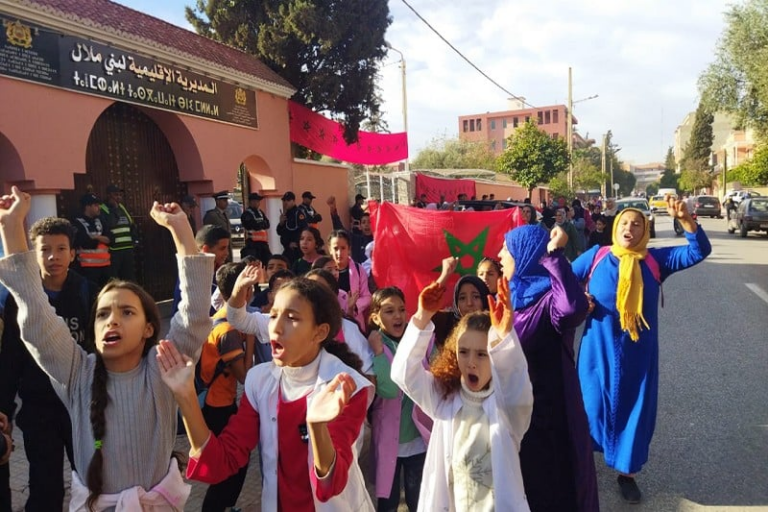 تنديد واستنكار: أولياء تلاميذ بني ملال يدعون الوزارة لإيجاد حلاً توافقيًا لتحسين واقع التعليم