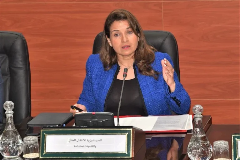 بنعلي تنفي حقيقة الصورة المزعومة وتؤكد شفافية الصفقات العمومية