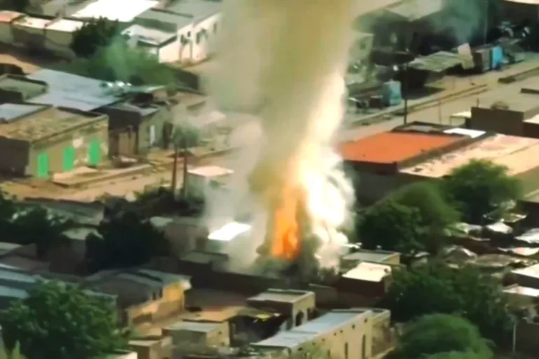 تجدد الاشتباكات بالفاشر وتحذيرات من مجاعة كارثية بالسودان