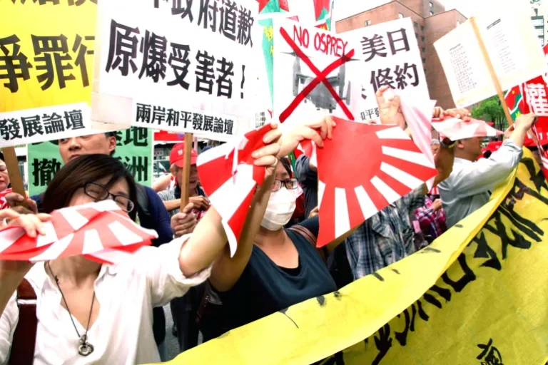 مواجهة بحرية بين الصين واليابان حول جزر متنازع عليها