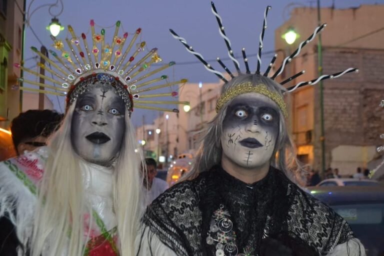 مهرجان بوجلود يحول الدشيرة إلى قبلة للفرجة .. أزياء تنكرية وعروض احتفالية