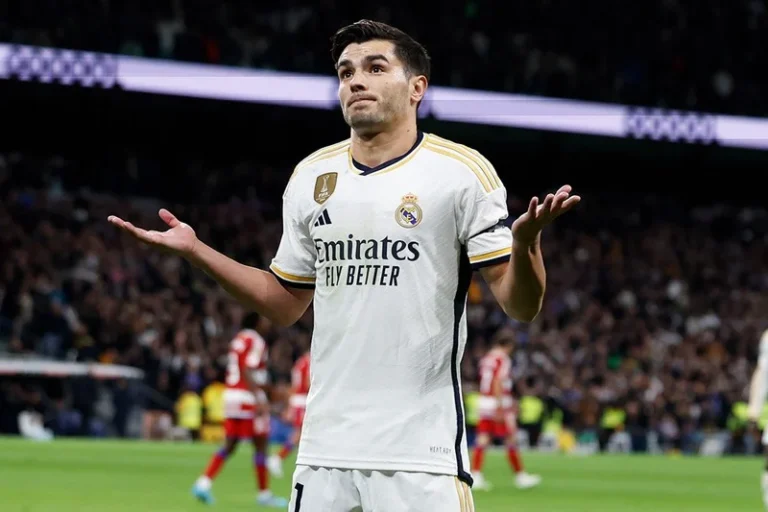 رادار نابولي الإيطالي يتابع خطى دياز