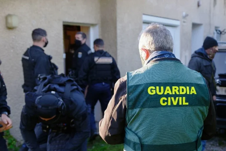 العثور على جثث مغربية وطفليها في إسبانيا