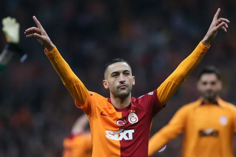 حكيم زياش يتلقى عروضًا من السعودية والولايات المتحدة