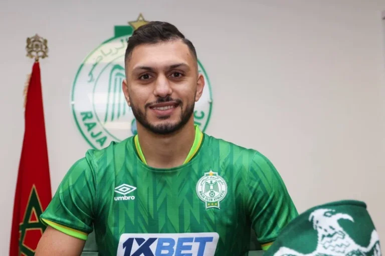 بنعياد ينتظر رد الترجي البقاء مع الرجاء