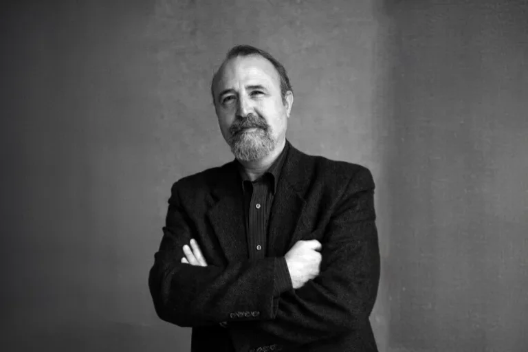 إنزو باتشي: حرب إسرائيل هي تطهير عرقي، ونعيش مرحلة تاريخية