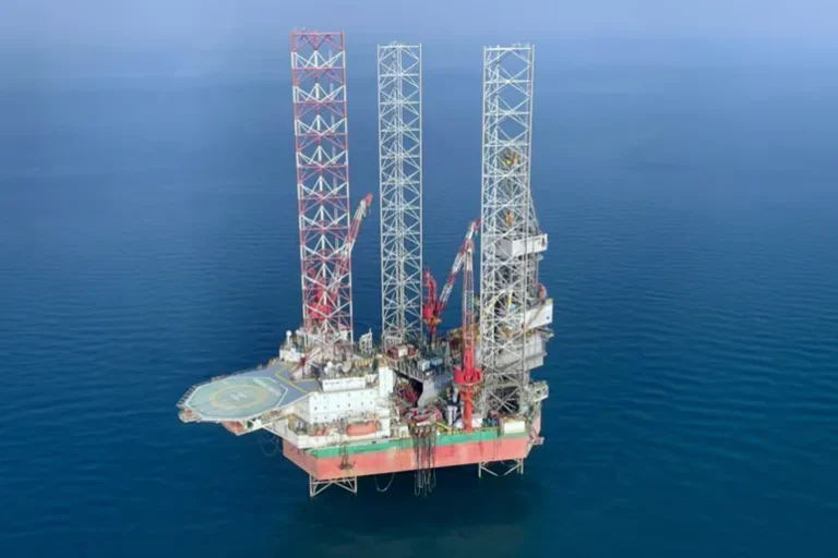 الكويت تعلن كشفا نفطيا ضخما يعادل إنتاجها في 3 سنوات