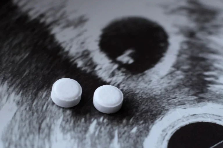 أقراص الإجهاض ترسل شقيقين للسجن