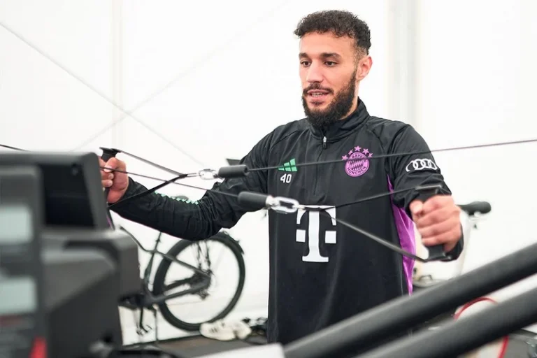 يونايتد ووست هام يهتمان بنصير مزراوي