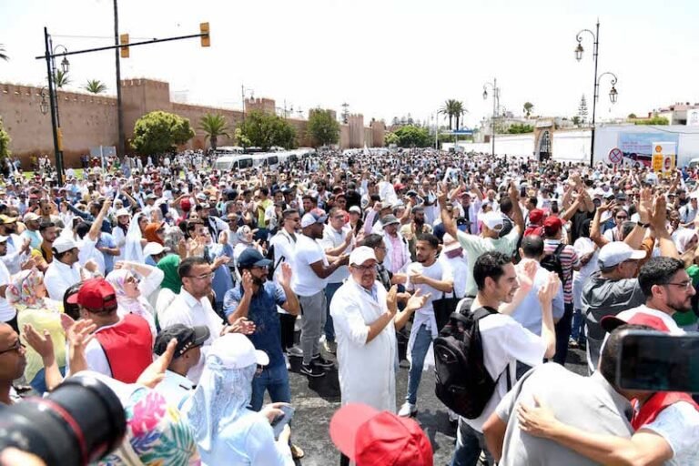 النقابات الصحية تعلق البرنامج الاحتجاجي