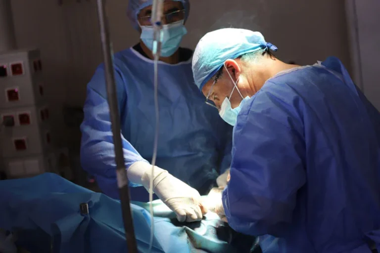 حملة طبية جراحية مجانية بخنيفرة