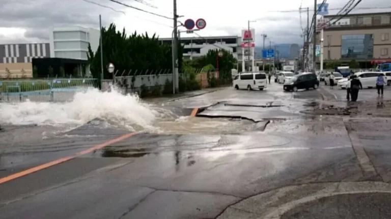 زلزالان بقوة 6.9 و7.1 درجات يضربان قبالة جزيرة كيوشو باليابان
