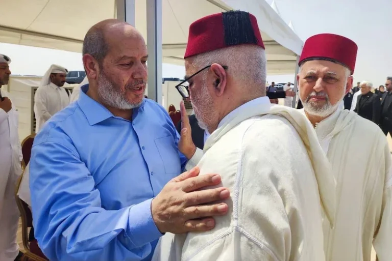 عبد الإله بنكيران يشارك في مراسم تشييع الشهيد إسماعيل هنية في الدوحة