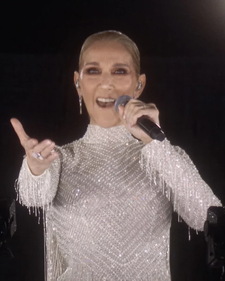 فستان سيلين ديون في أولمبياد باريس استغرق أكثر من 1000 ساعة من العمل