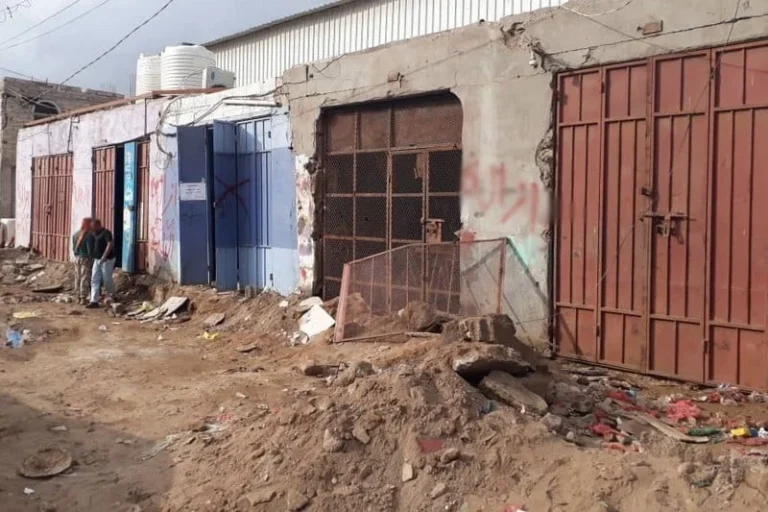 هدم مستودعات عشوائية في مديونة