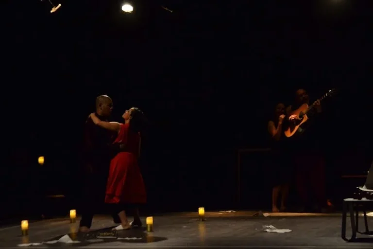 « فطائر التفاح » تمثل المغرب في مصر