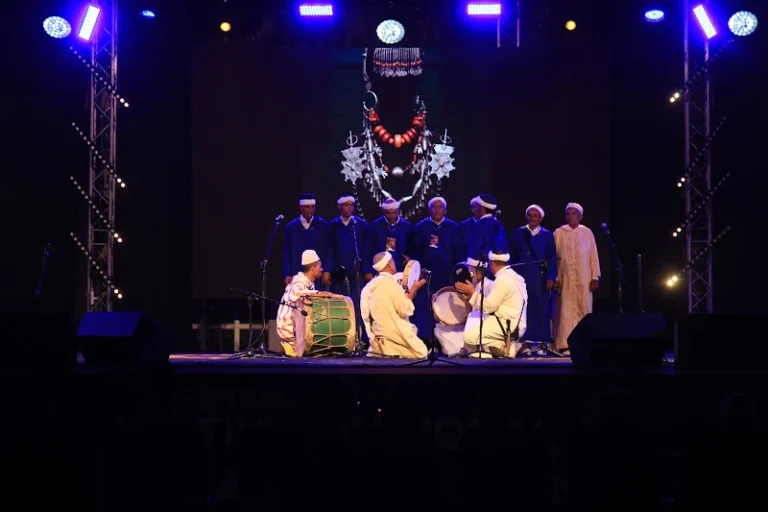 فنانون أمازيغ بالمهجر يُعرفون بثقافة « إيمازيغن » ويشكون تدني الذوق الإبداعي