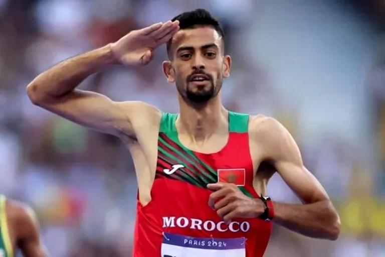 أولمبياد باريس.. إشادة المغاربة بتضحية العداء المغربي تيندوفت