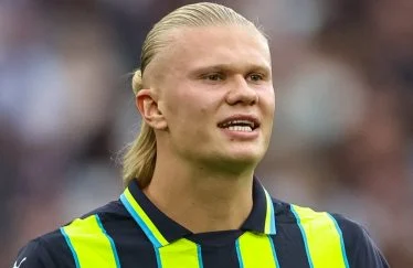 الصراع بين إنجازات المنتخب وقوة الهجوم