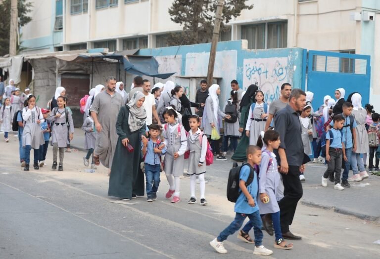 بدء العام الدراسي الجديد في غزة وسط تحديات كبيرة