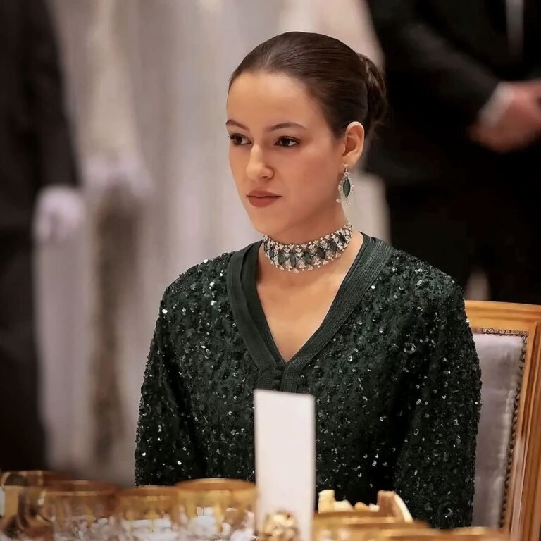 الشعب المغربي يحتفل غدا الجمعة بالذكرى الثامنة عشرة لميلاد الأميرة للا خديجة