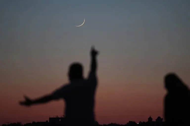 دول عربية وخليجية تعلن غدًا السبت أول أيام شهر رمضان المبارك