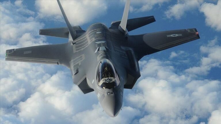 الطيران الإسرائيلي يحلق فوق بيروت وسط توتر متصاعد