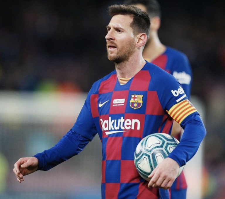 ليونيل ميسي يخطط للعودة إلى برشلونة في الصيف المقبل