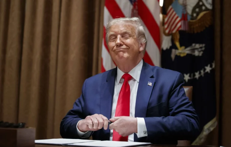 ترامب يلمّح إلى إمكانية تمديد المهلة النهائية لحظر « تيك توك »