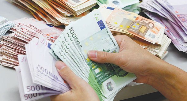 تحويلات الجالية المغربية تصل إلى 9,45 مليار درهم