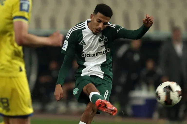 عز الدين أوناحي في التشكيل المثالي للدوري اليوناني