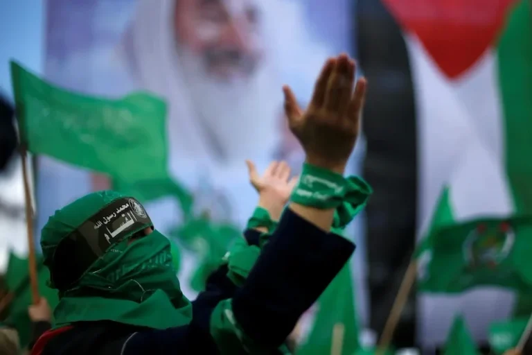 حماس توافق على تشكيل لجنة لإدارة قطاع غزة