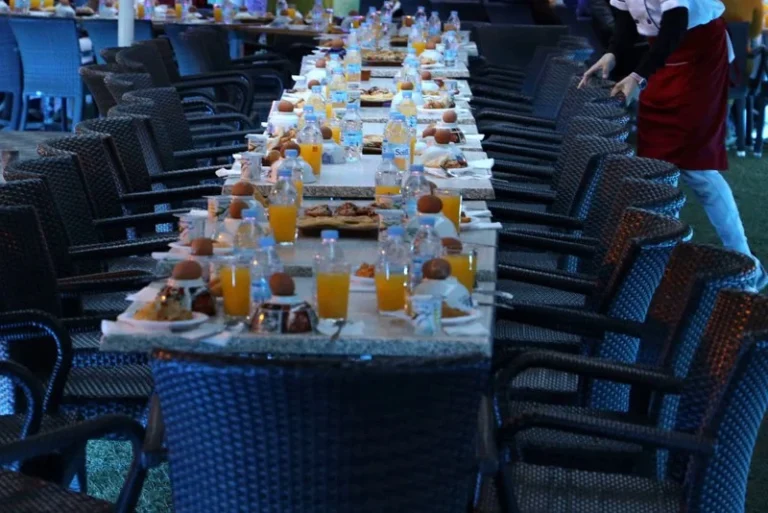 إفطار رمضان يجمع العائلات في ضواحي القدس