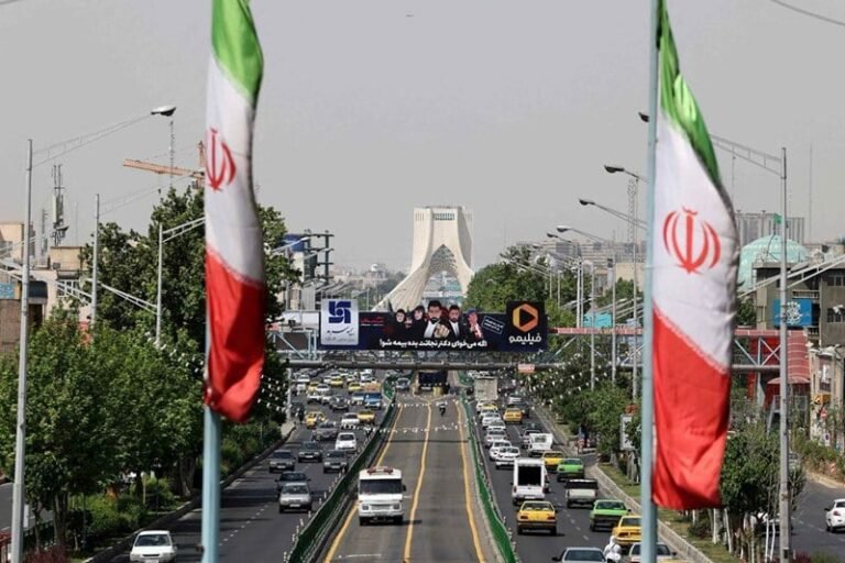 إيران تندد بـ « التهديدات » الفرنسية