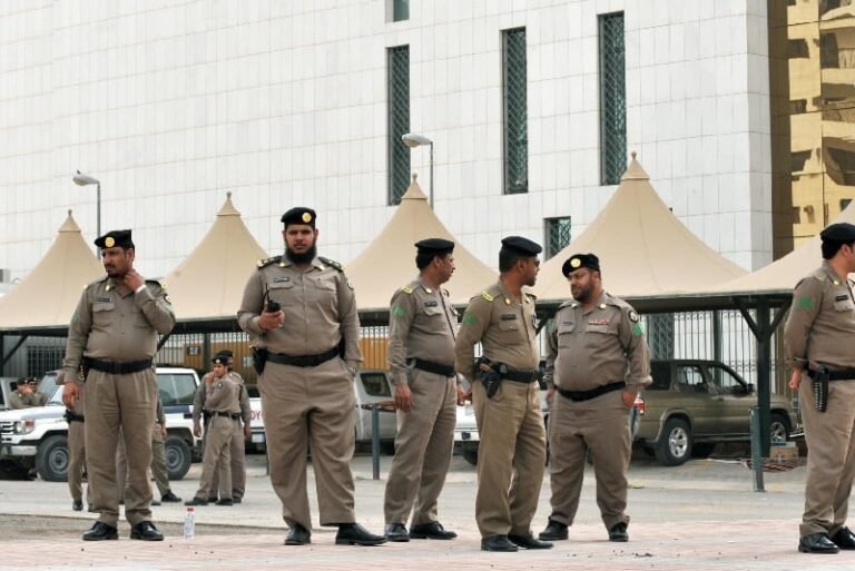 السعودية تضبط المخالفين قبل الحج